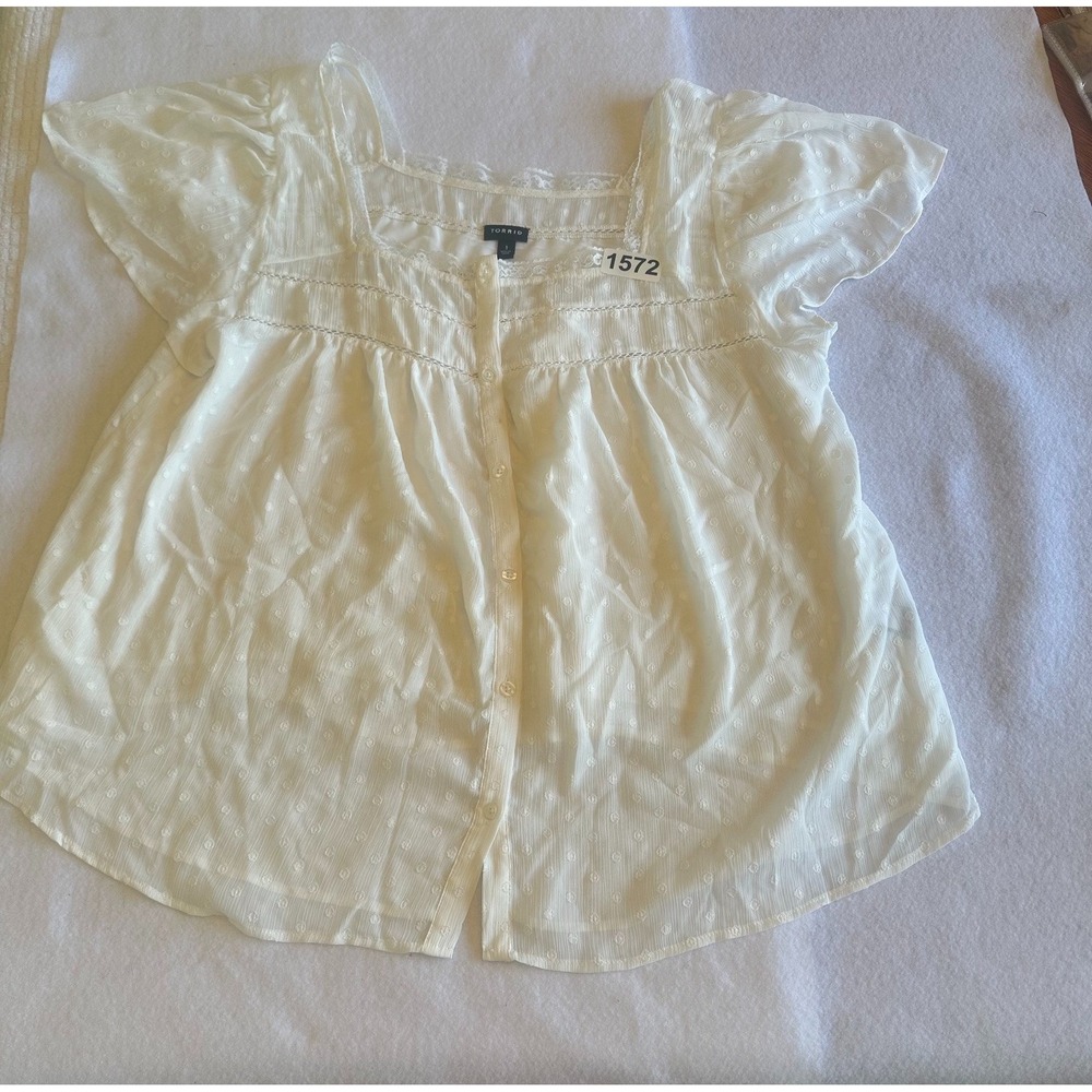 Torrid Womens White Swiss Dot Babydoll Blouse Plus Size 1 Flutter Sleeve Lace